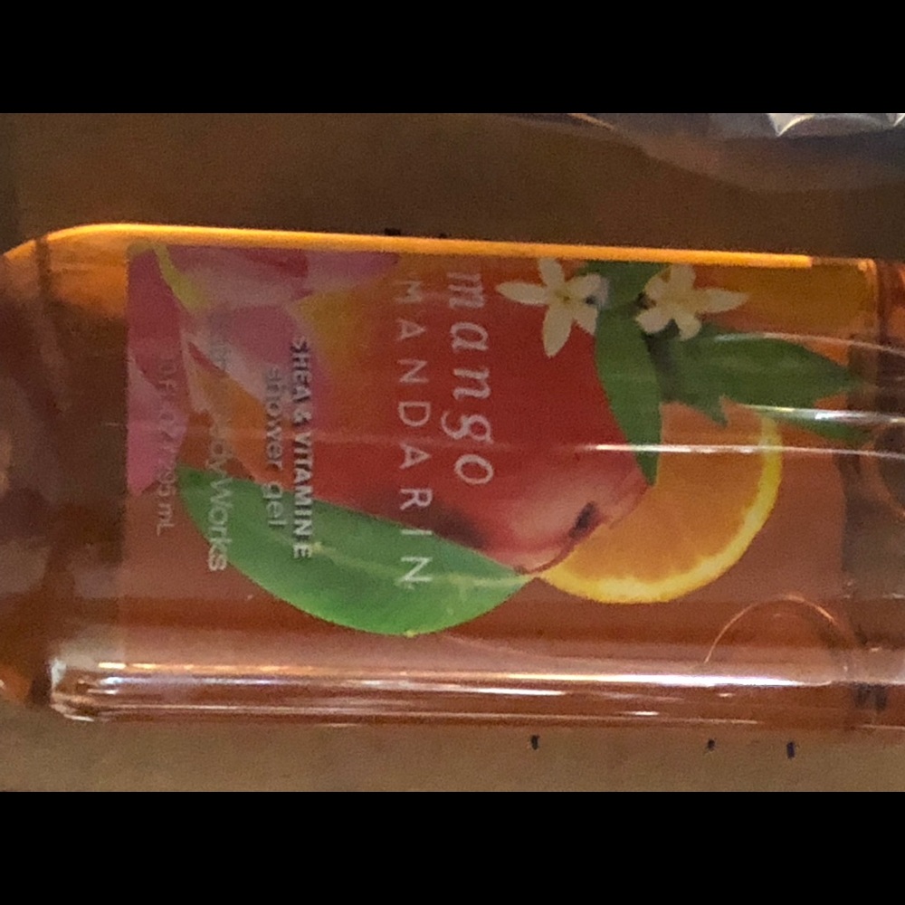 Mango Mandarin B&BW